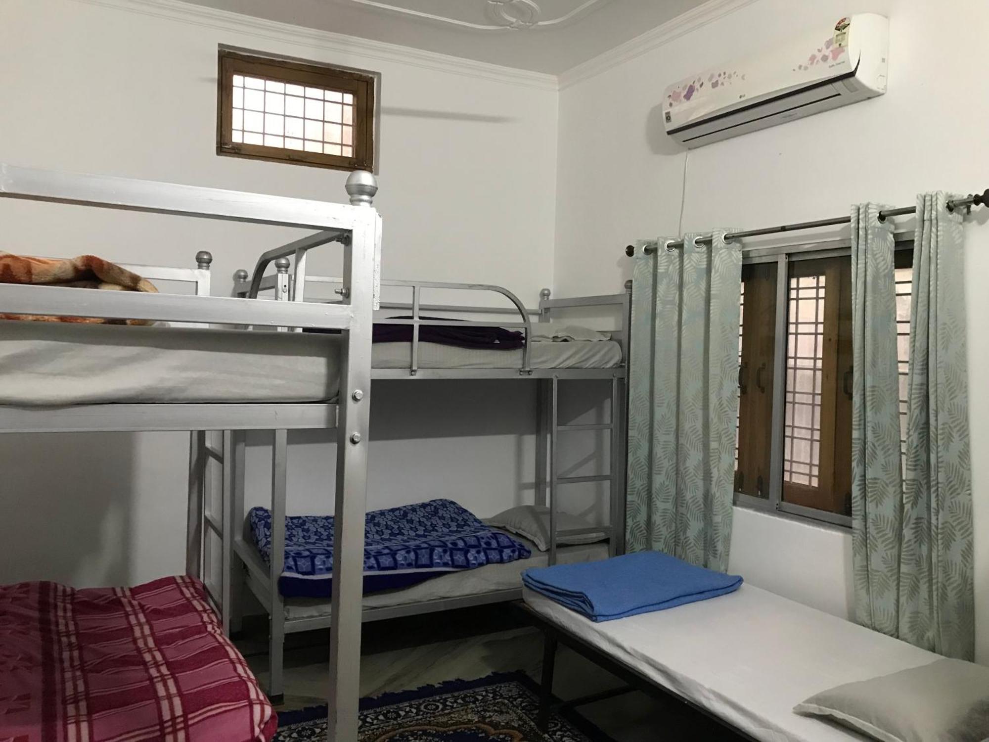 9Backpackers Hostel Dehradun Exterior photo