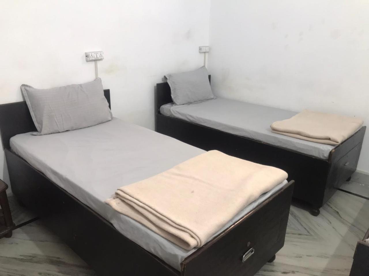 9Backpackers Hostel Dehradun Exterior photo